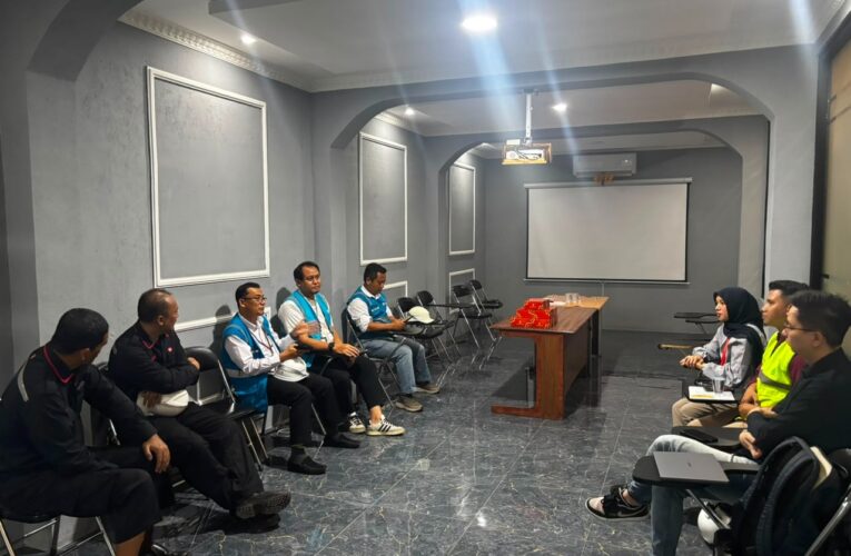 PLN Perkuat Kemitraan dengan Industri, Pastikan Pasokan Listrik Andal Dukung Pemanfaatan PLTS Atap di PT Pulogadung Steel